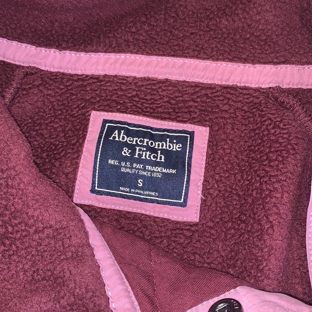 Abercrombie & Fitch Sweater - Picture 4 of 6